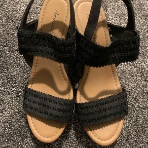 American Eagle Black Bungee Wedges